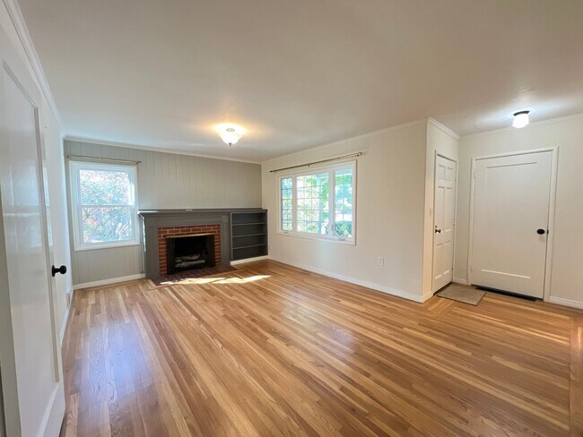 130 Marlow Drive, Oakland, CA 94605 photo 5