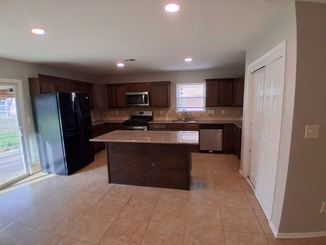 3611 Palm Dr Mesquite, TX 75150 photo 4