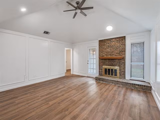 2035 Avignon Dr Carrollton, TX 75007 photo 3