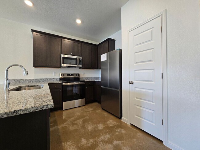 908 Cherry Laurel Ln Killeen, TX 76543 photo 5
