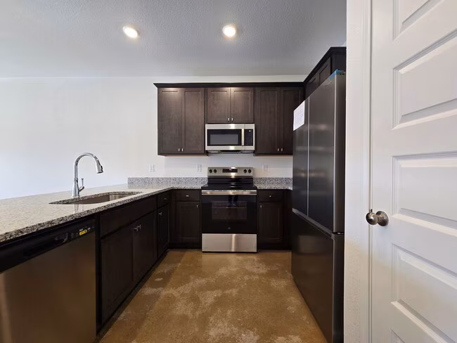 908 Cherry Laurel Ln Killeen, TX 76543 photo 4