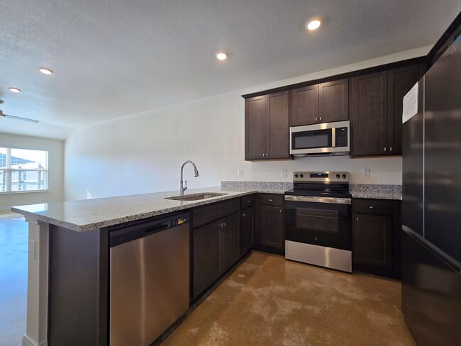 908 Cherry Laurel Ln Killeen, TX 76543 photo 3