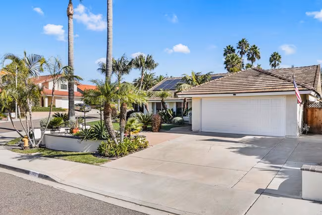 7912 El Astillero Pl Carlsbad, CA 92009 photo 2