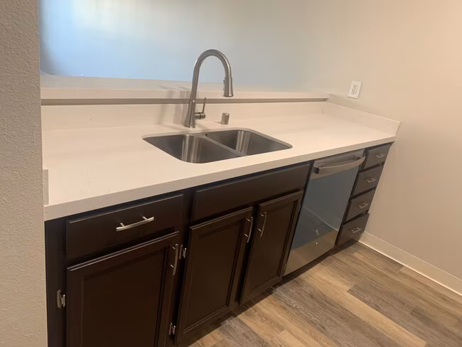 Flora Vista Apartments photo 3