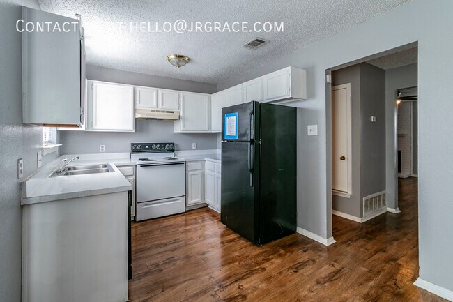 5929 Shadydell Dr Fort Worth, TX 76135 photo 5