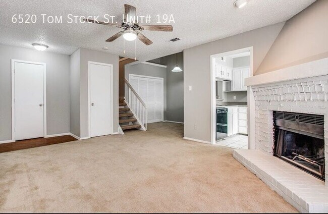 6520 Tom Stock St Fort Worth, TX 76116 photo 2