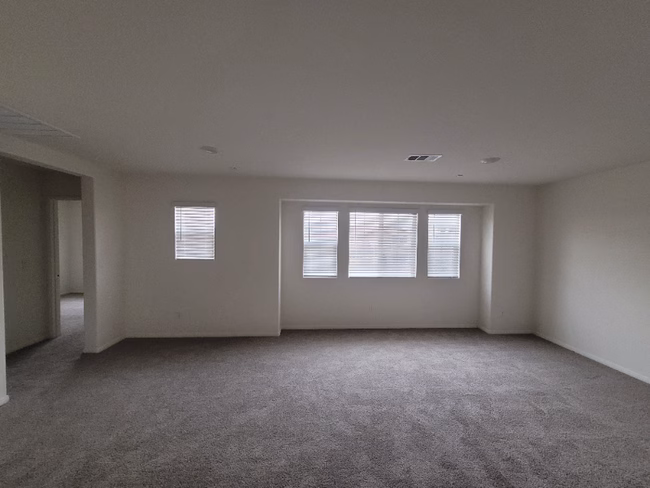 28410 Pinon Ct Winchester, CA 92596 photo 4