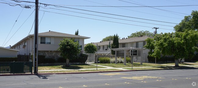 Stoneridge Apartments photo 3
