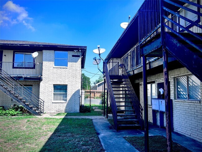 6802 Sayers Street, Houston, TX 77016 photo 3