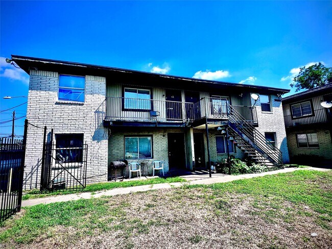 6802 Sayers Street, Houston, TX 77016 photo 2