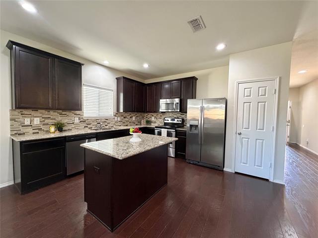 412 Magma Dr Fort Worth, TX 76131 photo 3