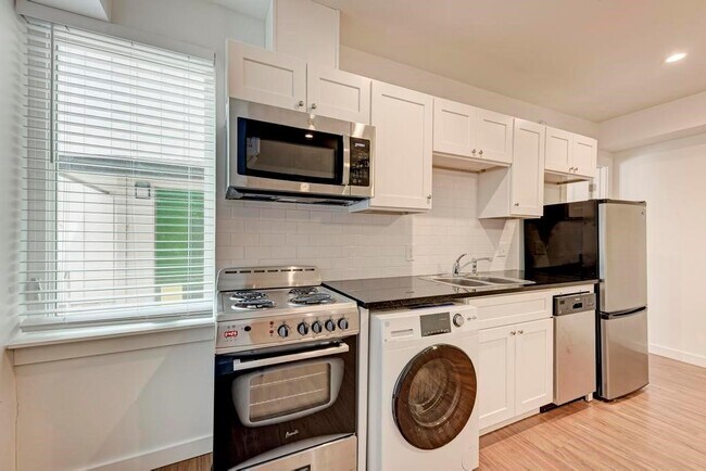 Park Avenue 107 photo 5