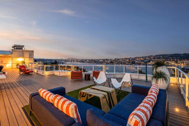 The Summit At Lake Union photo 2