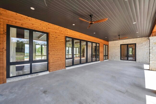 6425 Ranch Rd 962 W Round Mountain, TX 78663 photo 4
