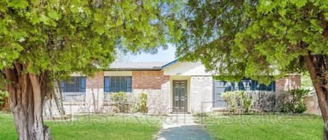 1201 Oakbluff Drive, Lancaster, TX 75146 photo 2