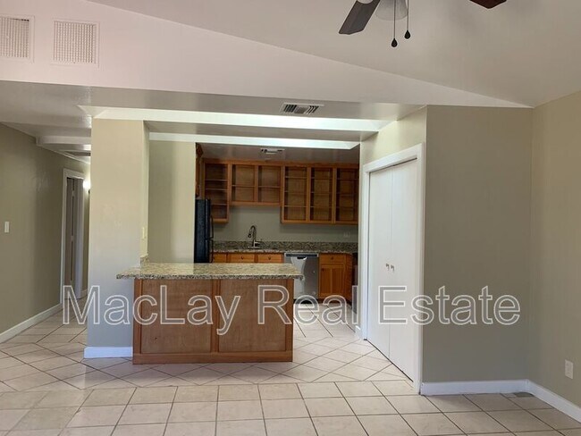 5348 W. Banff Lane photo 4