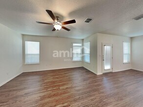332 Aspen Waters New Braunfels, TX 78130 photo 5