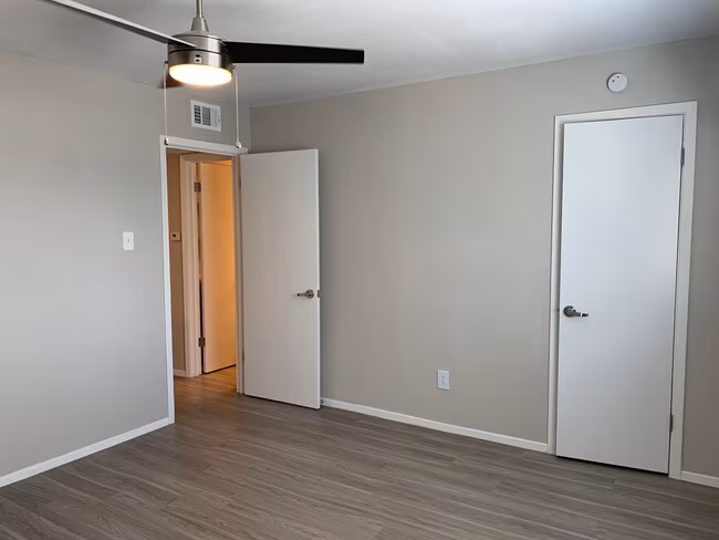 Manor Flats photo 2