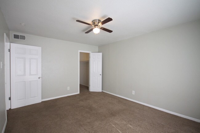 Dover Apartments photo 2