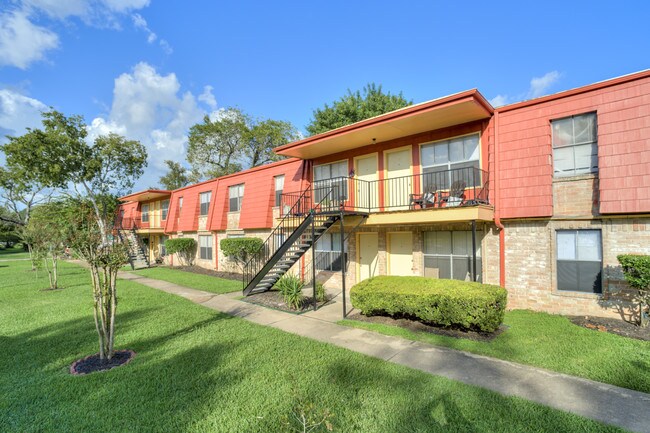 Dover Apartments photo 4
