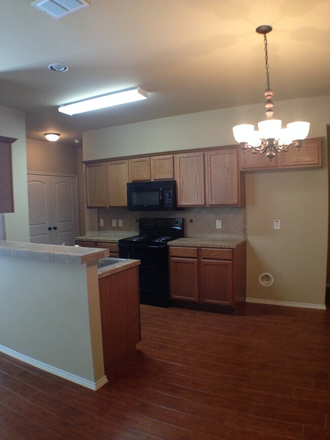 1327 Piedmont Dr Mansfield, TX 76063 photo 5