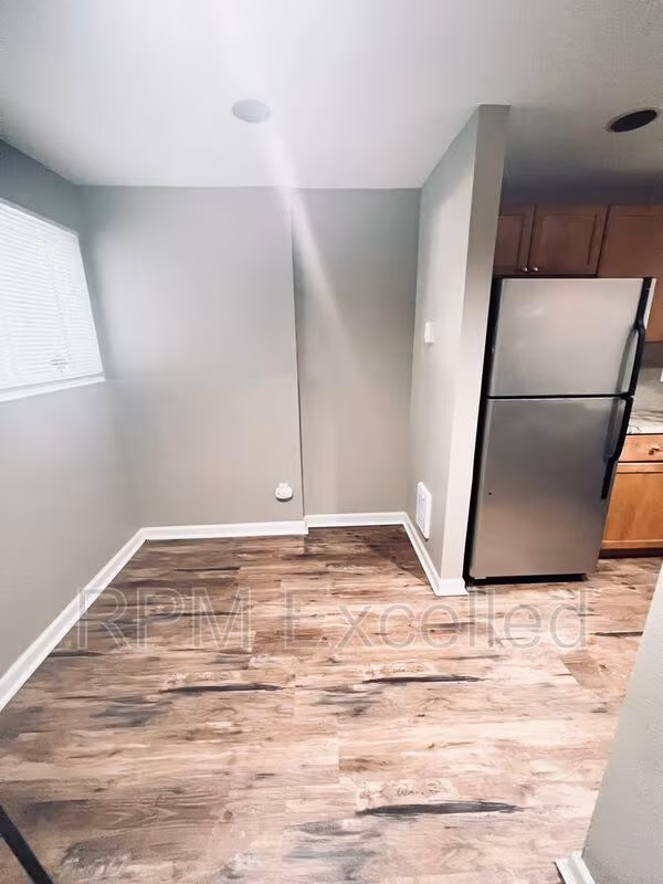 Updated 2BR Condo with Pool, Clubhouse  Patio Storage in Kent photo 4