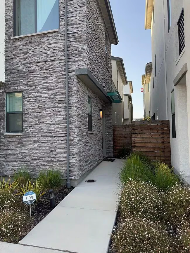 5661 Beale Ave Dublin, CA 94568 photo 3