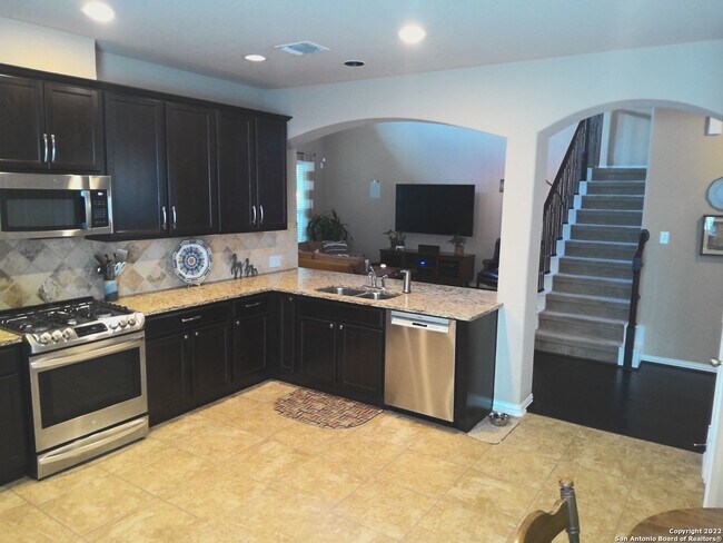 13042 Shoreline Dr San Antonio, TX 78254 photo 4