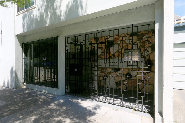 1350 Golden Gate Avenue, San Francisco, CA 94115 photo 3