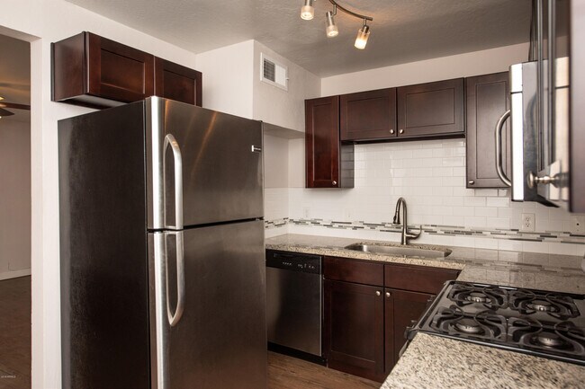 502 E Mariposa St Phoenix, AZ 85012 photo 5