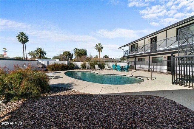502 E Mariposa St Phoenix, AZ 85012 photo 2