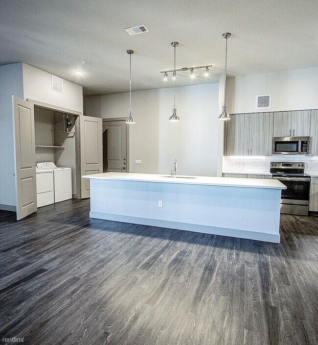 26701 E University Dr. photo 4