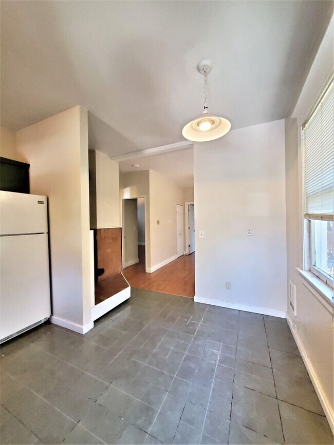 852 NE 57th St Seattle, WA 98105 photo 5