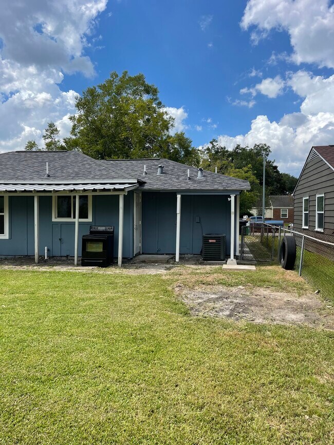 9505 Sierra Dr Houston, TX 77051 photo 5