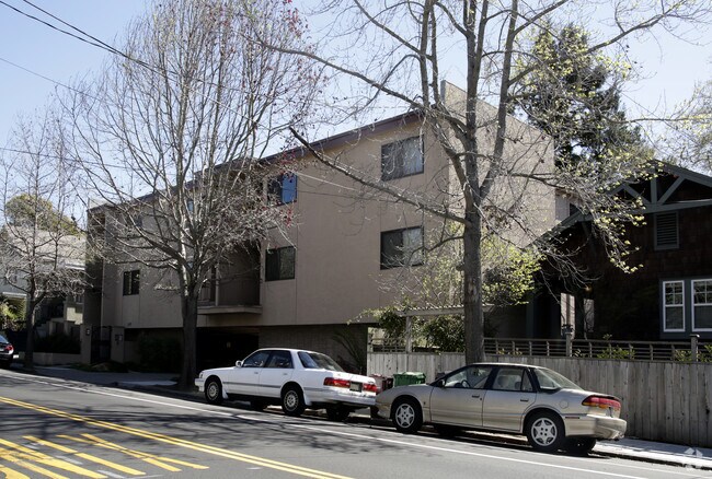 389 Alcatraz Avenue, Oakland, CA 94618 photo 2