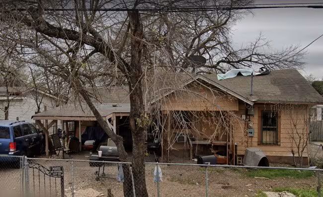 3306 W Poplar St San Antonio, TX 78228 photo 5