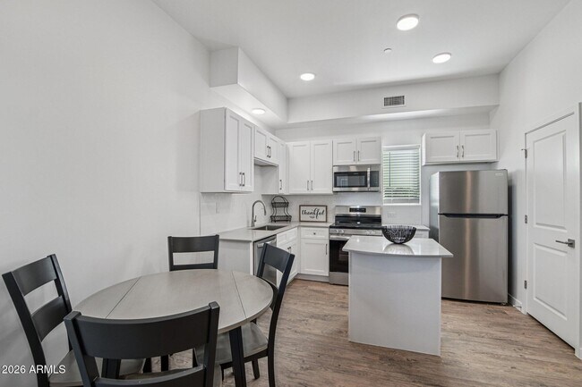 Williams Court photo 5