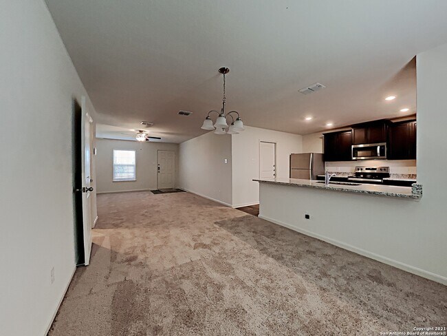 7254 Lazy Cyn San Antonio, TX 78252 photo 4