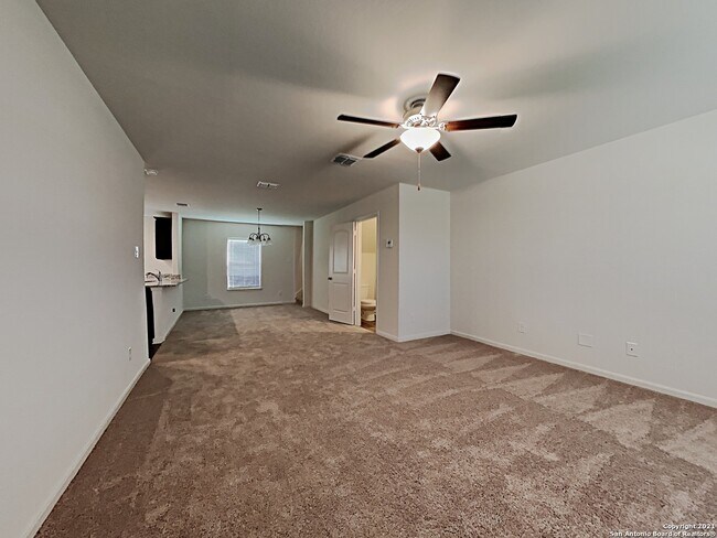 7254 Lazy Cyn San Antonio, TX 78252 photo 5