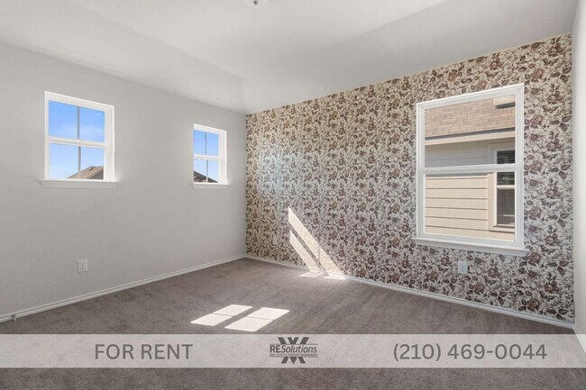 4015 Wild Bloom Rd Seguin, TX 78155 photo 3