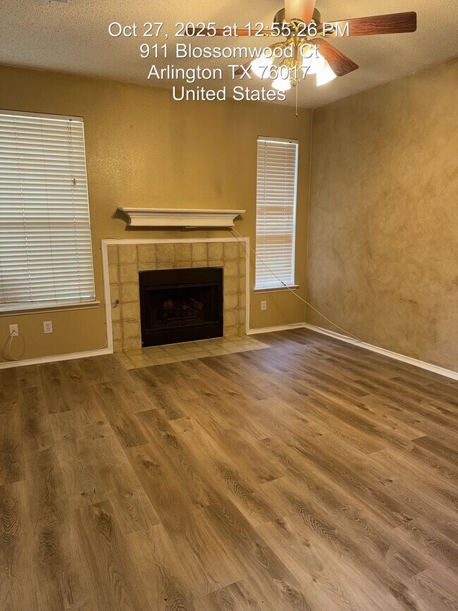 911 Blossomwood Court, Arlington, TX 76017 photo 4
