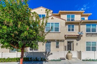 1520 Santa Carolina Rd Chula Vista, CA 91913 photo 2