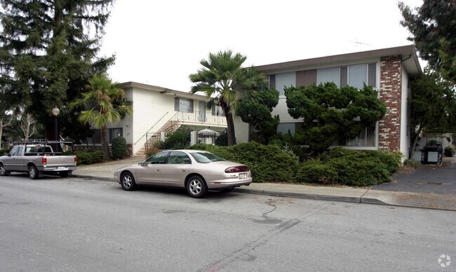 Rainbow Apartments photo 2