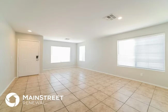 2214 S 114th Ln Avondale, AZ 85323 photo 4