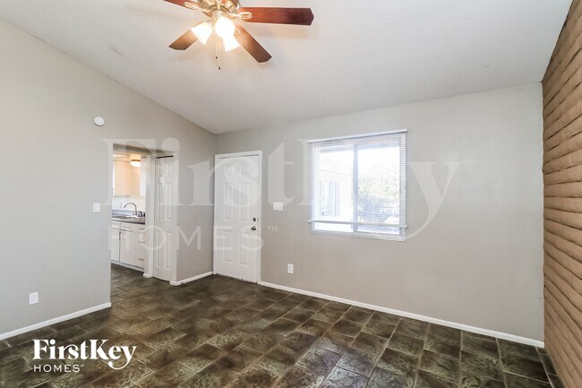 3320 S Margo Dr Tempe, AZ 85282 photo 3