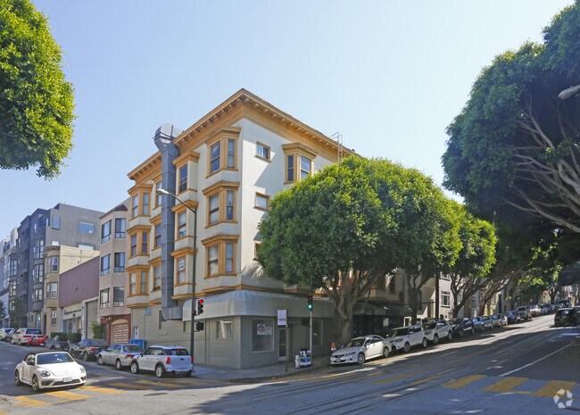 1385 Pacific Ave photo 2
