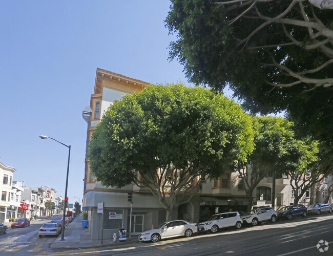 1385 Pacific Ave photo 4