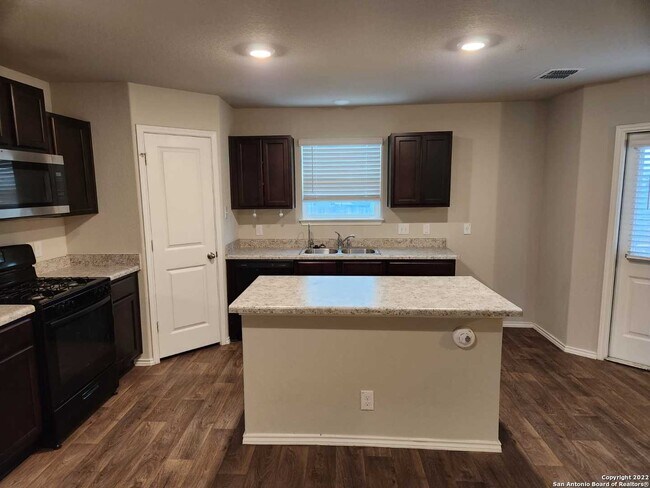 5507 Rosillo Bluff San Antonio, TX 78222 photo 5