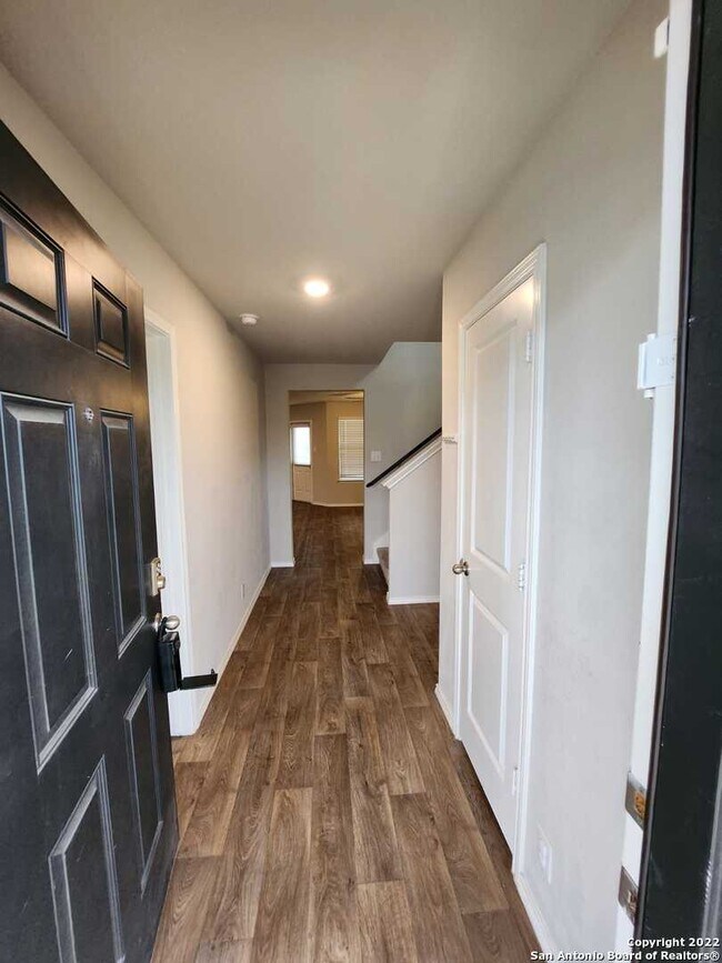 5507 Rosillo Bluff San Antonio, TX 78222 photo 2
