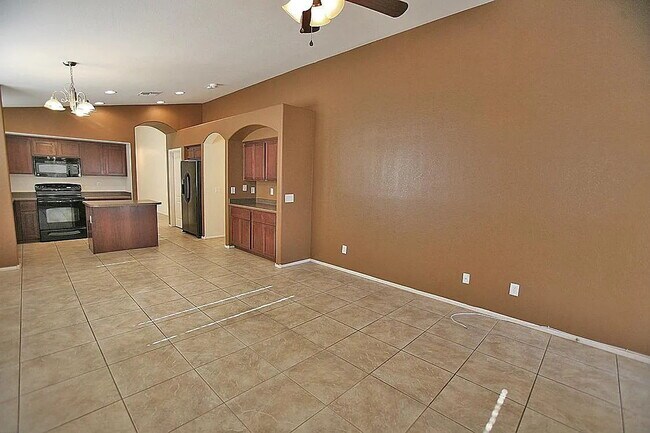 9902 W Melinda Ln Peoria, AZ 85382 photo 5